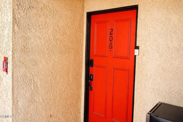 330 Burchett Street 206, Glendale, CA 91203