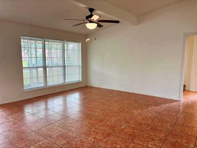 446 Capehill Drive, Houston, TX 77598