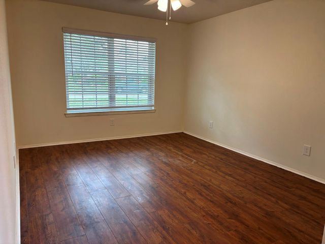 446 Capehill Drive, Houston, TX 77598