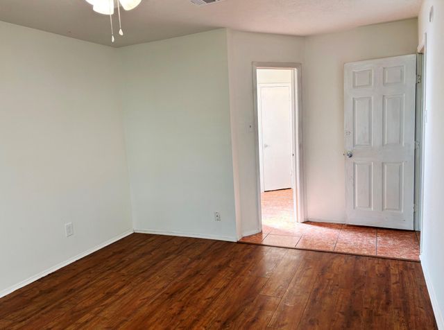 446 Capehill Drive, Houston, TX 77598