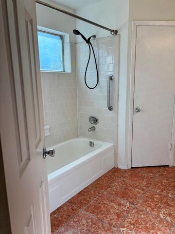 446 Capehill Drive, Houston, TX 77598