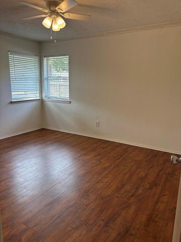 446 Capehill Drive, Houston, TX 77598