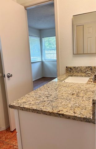 446 Capehill Drive, Houston, TX 77598