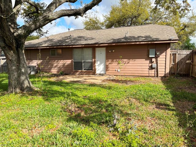 446 Capehill Drive, Houston, TX 77598