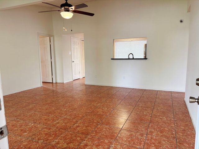 446 Capehill Drive, Houston, TX 77598