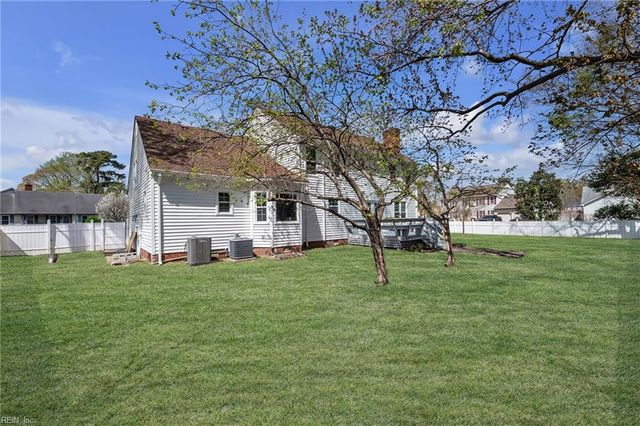 1448 Round Hill DR, Virginia Beach, VA 23456