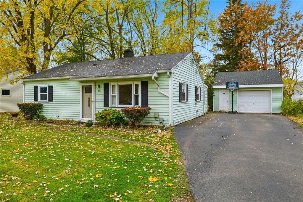 187 Iroquois Street, Webster, NY 14580