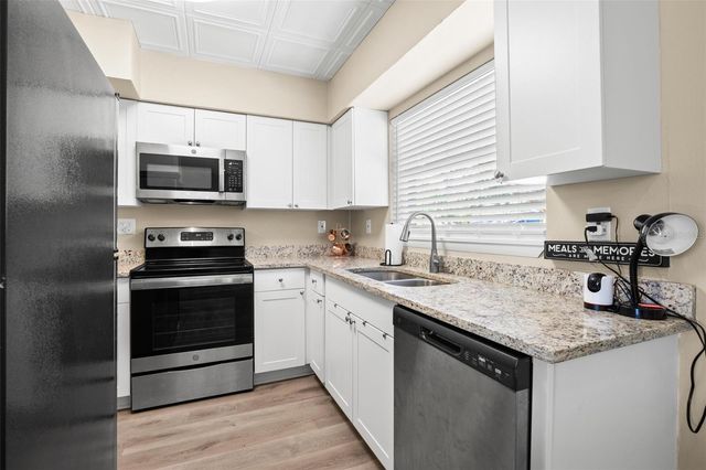 611 PINEWOOD DRIVE, Dunedin, FL 34698