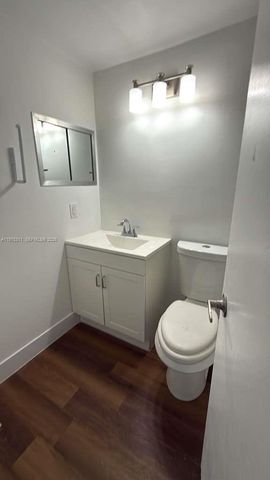 104 E Easthampton E 104, West Palm Beach, FL 33417