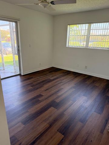 104 E Easthampton E 104, West Palm Beach, FL 33417