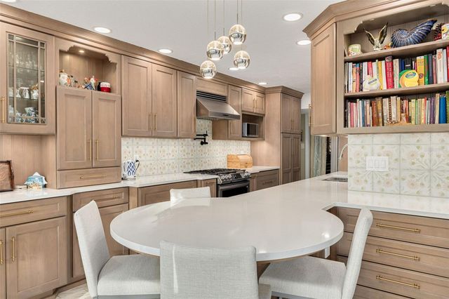 8198 TERRACE GARDEN DRIVE N 202, St Petersburg, FL 33709