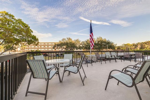 8198 TERRACE GARDEN DRIVE N 202, St Petersburg, FL 33709