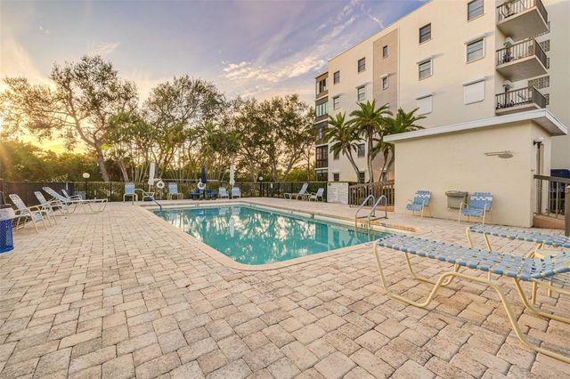 8198 TERRACE GARDEN DRIVE N 202, St Petersburg, FL 33709