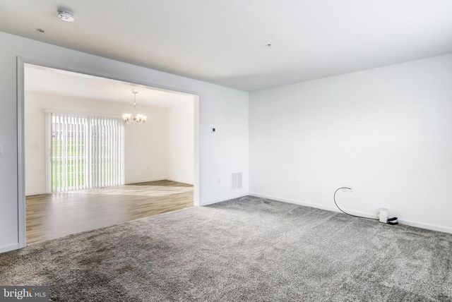 6 SOUTHSIDE DR, Willow Street, PA 17584