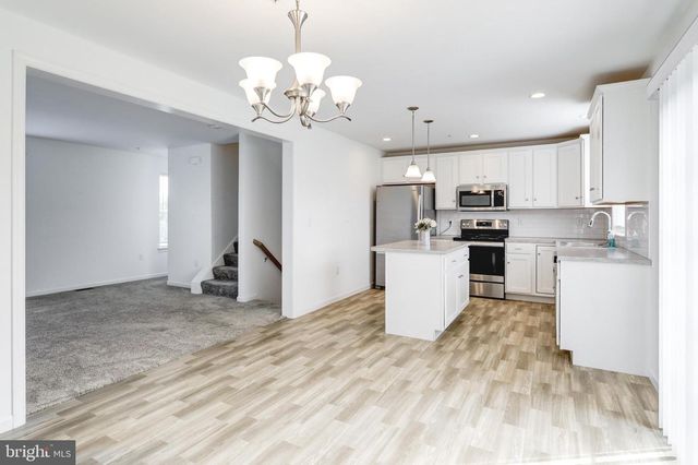 6 SOUTHSIDE DR, Willow Street, PA 17584