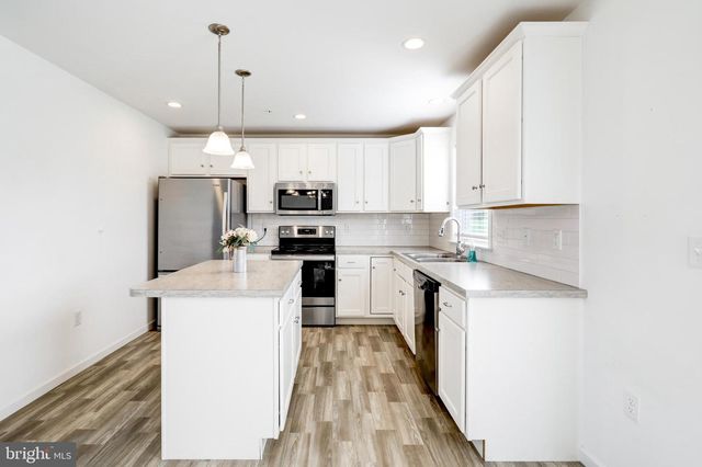 6 SOUTHSIDE DR, Willow Street, PA 17584