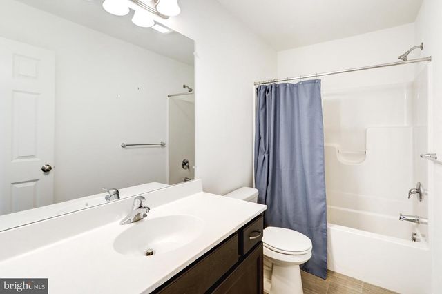 6 SOUTHSIDE DR, Willow Street, PA 17584