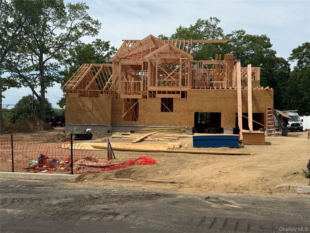 1 lotto Court, Lake Grove, NY 11755