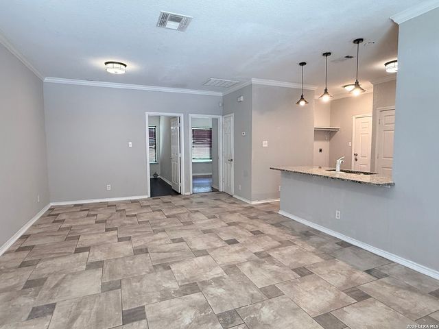 4838 Fortuna Pl, San Antonio, TX 78237