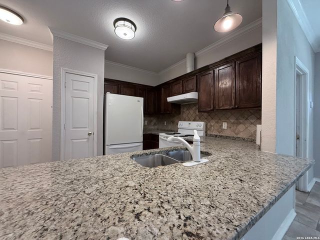 4838 Fortuna Pl, San Antonio, TX 78237