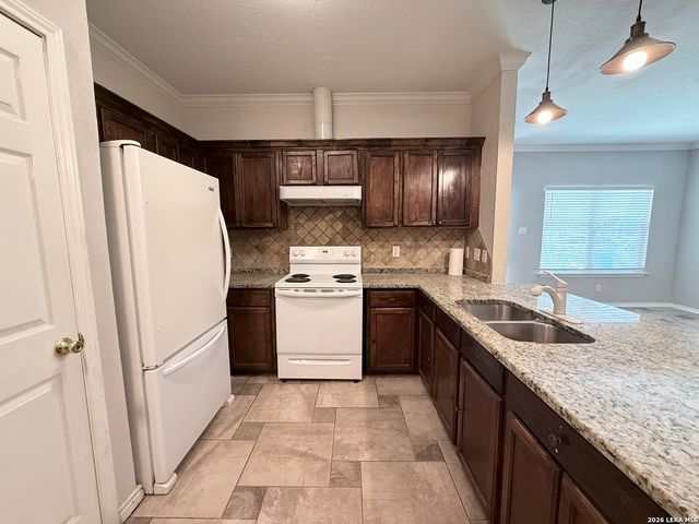 4838 Fortuna Pl, San Antonio, TX 78237