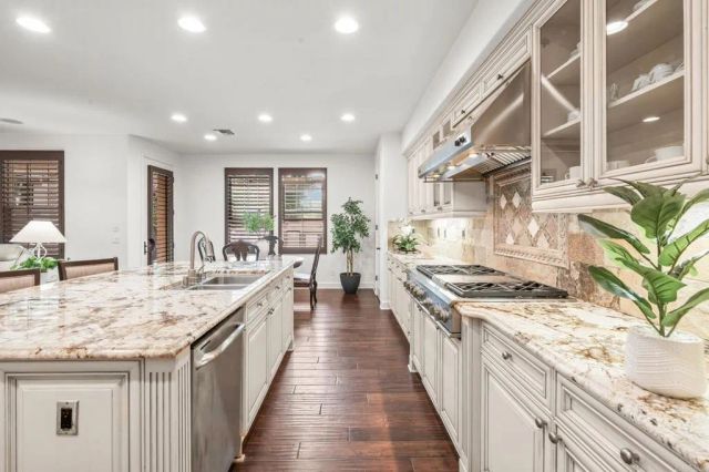 6839 Helenite Place, Carlsbad, CA 92009