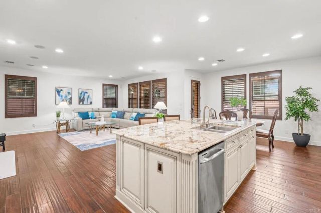 6839 Helenite Place, Carlsbad, CA 92009