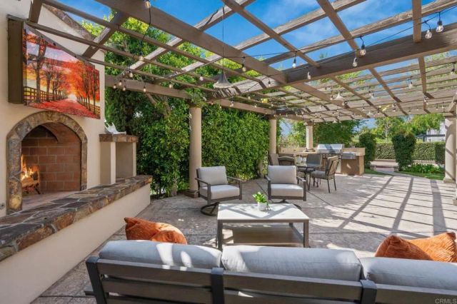 6839 Helenite Place, Carlsbad, CA 92009