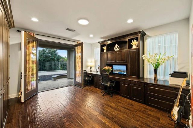 6839 Helenite Place, Carlsbad, CA 92009