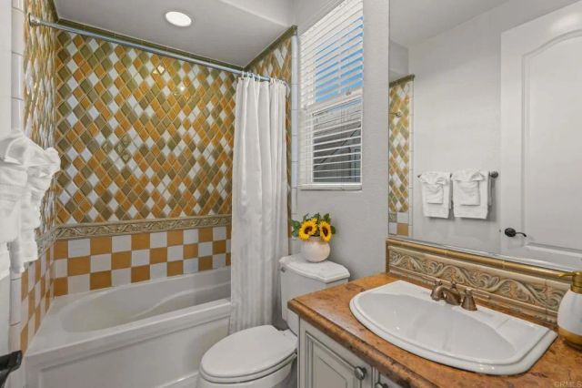 6839 Helenite Place, Carlsbad, CA 92009