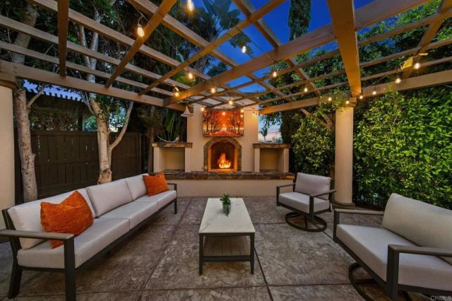 6839 Helenite Place, Carlsbad, CA 92009