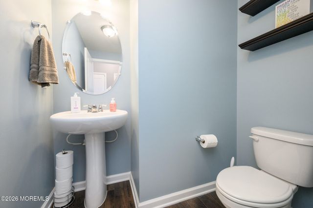 15 Half Hitch Road, Barnegat, NJ 08005