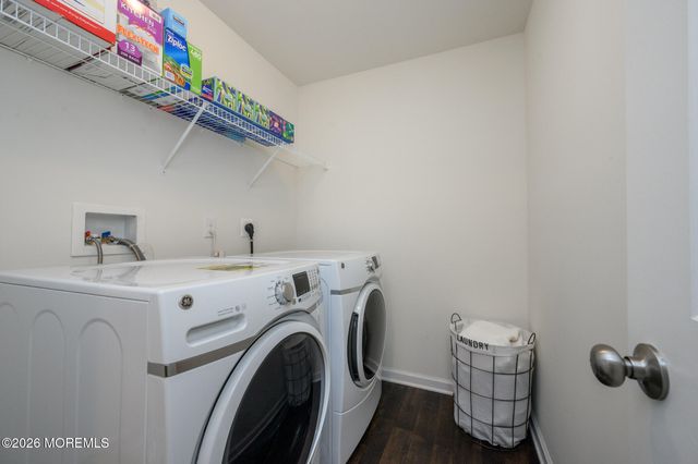 15 Half Hitch Road, Barnegat, NJ 08005