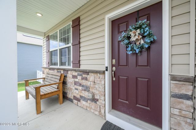 15 Half Hitch Road, Barnegat, NJ 08005