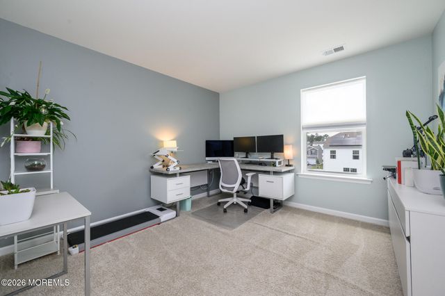 15 Half Hitch Road, Barnegat, NJ 08005