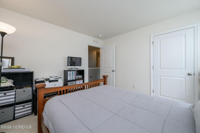 15 Half Hitch Road, Barnegat, NJ 08005