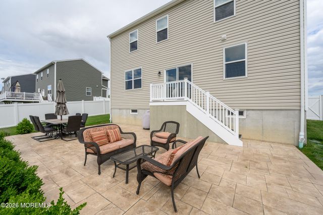 15 Half Hitch Road, Barnegat, NJ 08005