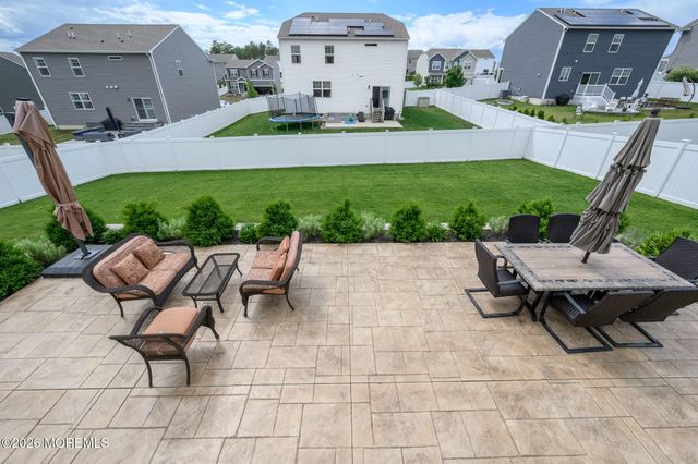 15 Half Hitch Road, Barnegat, NJ 08005