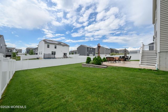 15 Half Hitch Road, Barnegat, NJ 08005