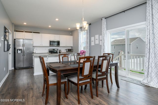 15 Half Hitch Road, Barnegat, NJ 08005