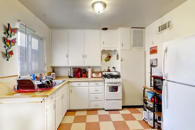 1311 Silver Avenue SW, Albuquerque, NM 87102