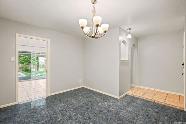 6702 FOREST DELL ST, San Antonio, TX 78240