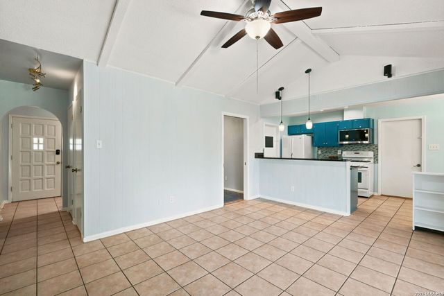 6702 FOREST DELL ST, San Antonio, TX 78240