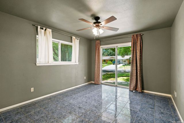 6702 FOREST DELL ST, San Antonio, TX 78240