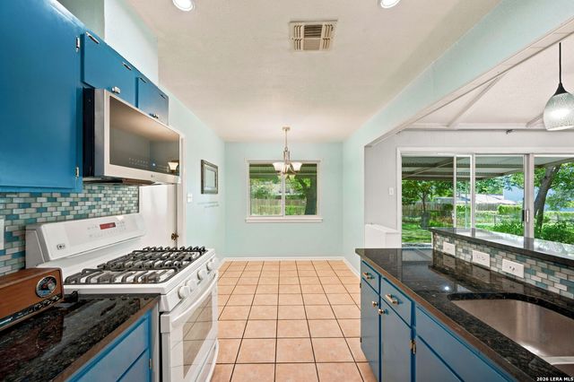 6702 FOREST DELL ST, San Antonio, TX 78240