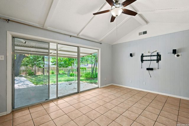 6702 FOREST DELL ST, San Antonio, TX 78240
