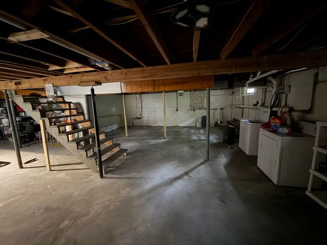 105 Oakwood Drive, South Burlington, VT 05403