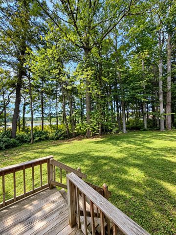 105 Oakwood Drive, South Burlington, VT 05403