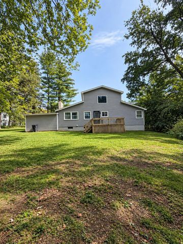 105 Oakwood Drive, South Burlington, VT 05403