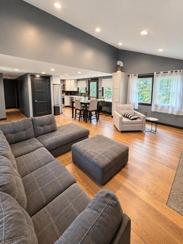 105 Oakwood Drive, South Burlington, VT 05403